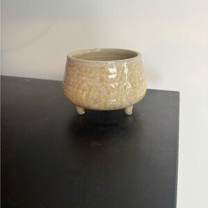 Ceramic Planter Pot with Legs